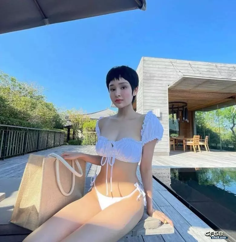  hiên hồ bikini