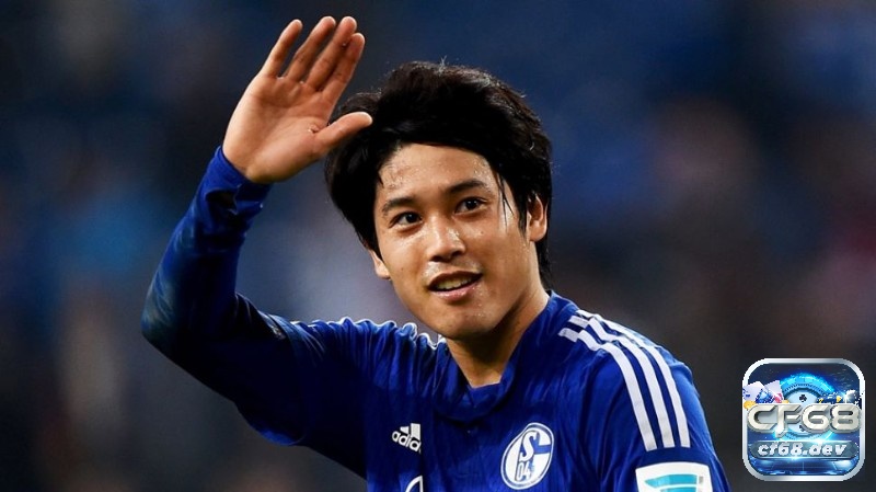 Atsuto Uchida là hậu vệ xuất sắc hàng đầu tại J1 League