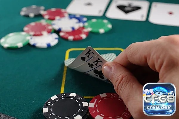 Stud Poker có nhiều biến thể thú vị, mang đến sự đa dạng và thách thức trong trò chơi